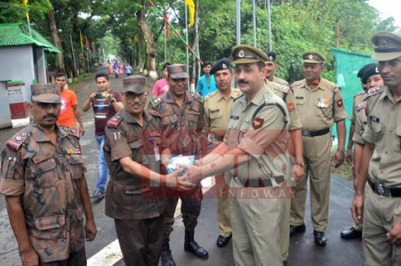 70th Independence Day: BSF officials exchange sweets with their counterparts at Akhaura check post 70th Independence Day: BSF officials exchange sweets with their counterparts at Akhaura check post